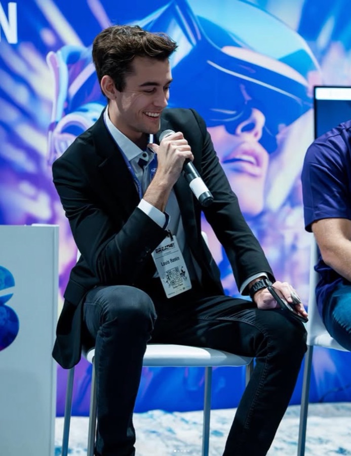 Louis Raskin speaking on a panel